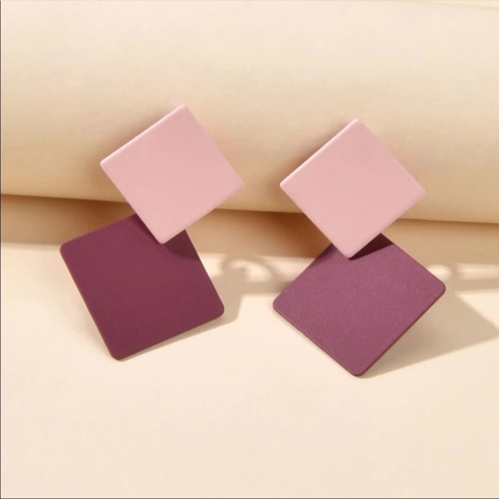 Mauve Geometric Earrings